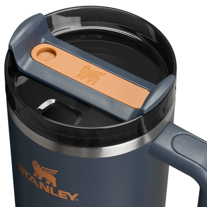 Car-Cup Friendly The Quencher H2.0 Flowstate Tumbler D050X - Premium Stainless Steel Straw Cup for All-Day Hydration Detail